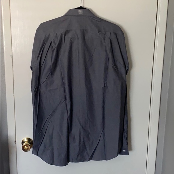 Uniqlo long sleeve button down - Picture 2 of 3